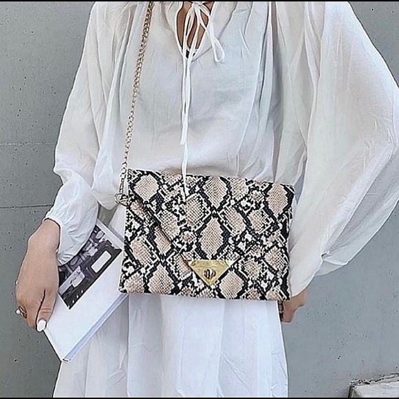 Gina Envelope Clutch/Crossbody - Picture 7 of 7